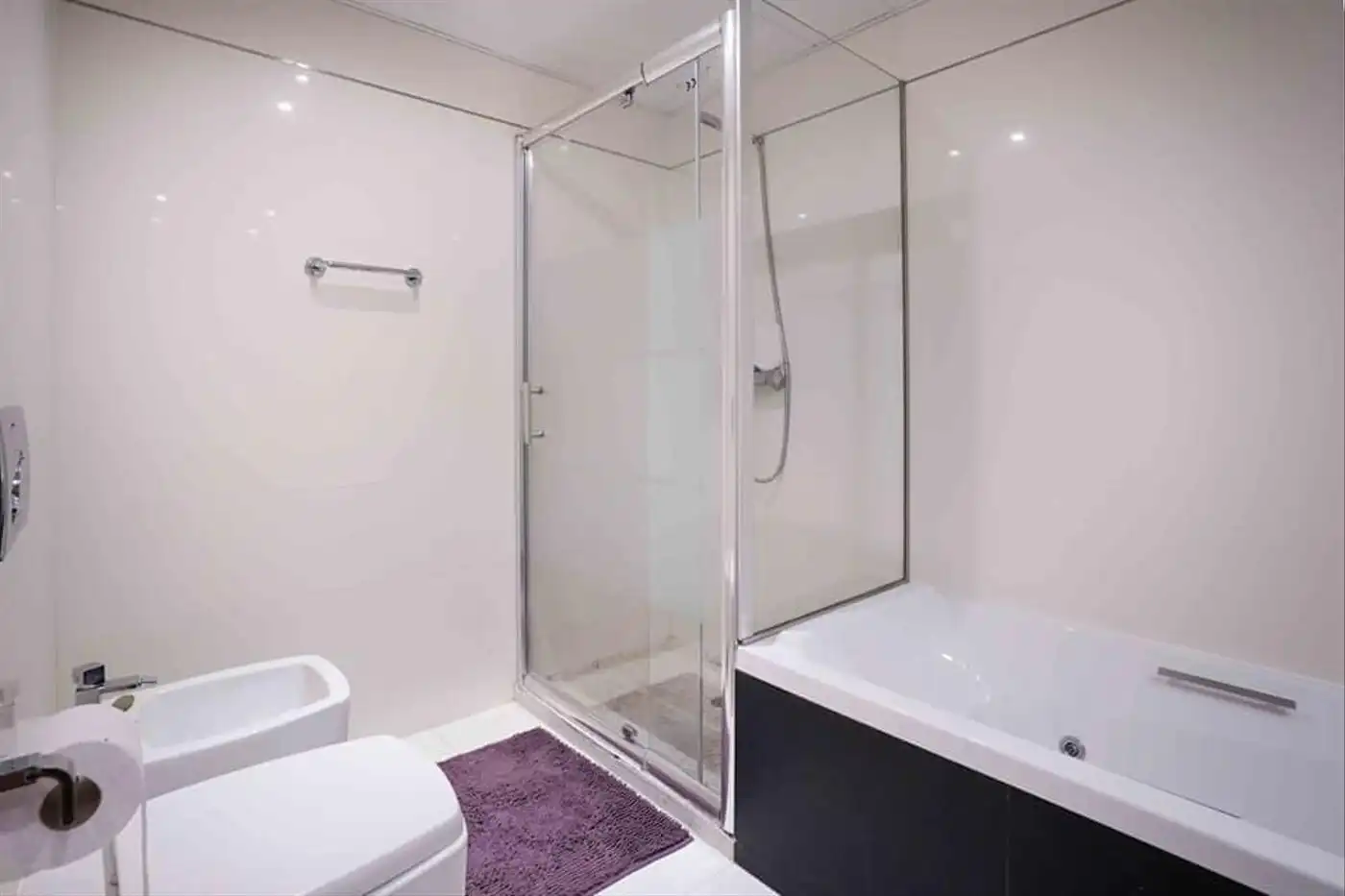 Baño de Piso de alquiler en Barcelona con Aire acondicionado, Calefacción y Terraza