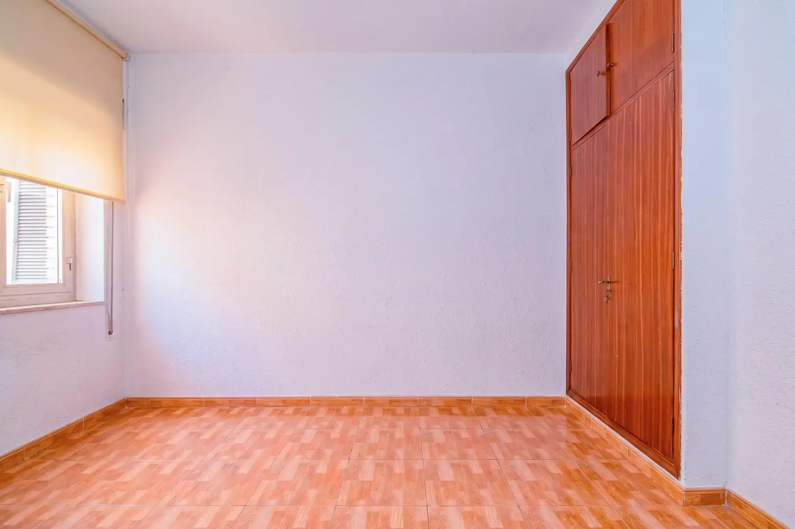 Habitación de Piso en venta en Granada con Calefacción, Trastero y Balcón
