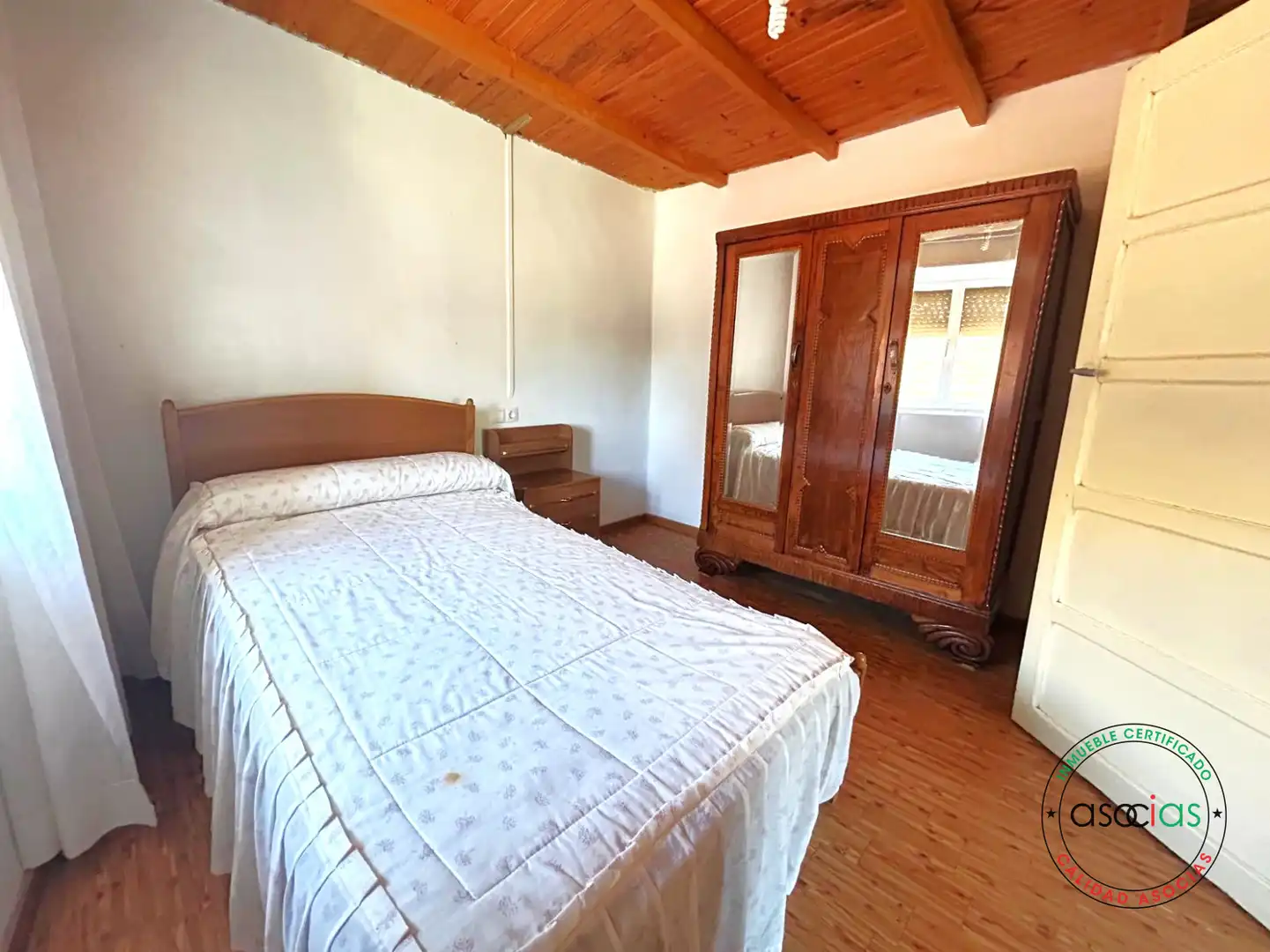 Dormitori de Casa o xalet en venda en Villazanzo de Valderaduey amb Jardí privat, Terrassa i Moblat