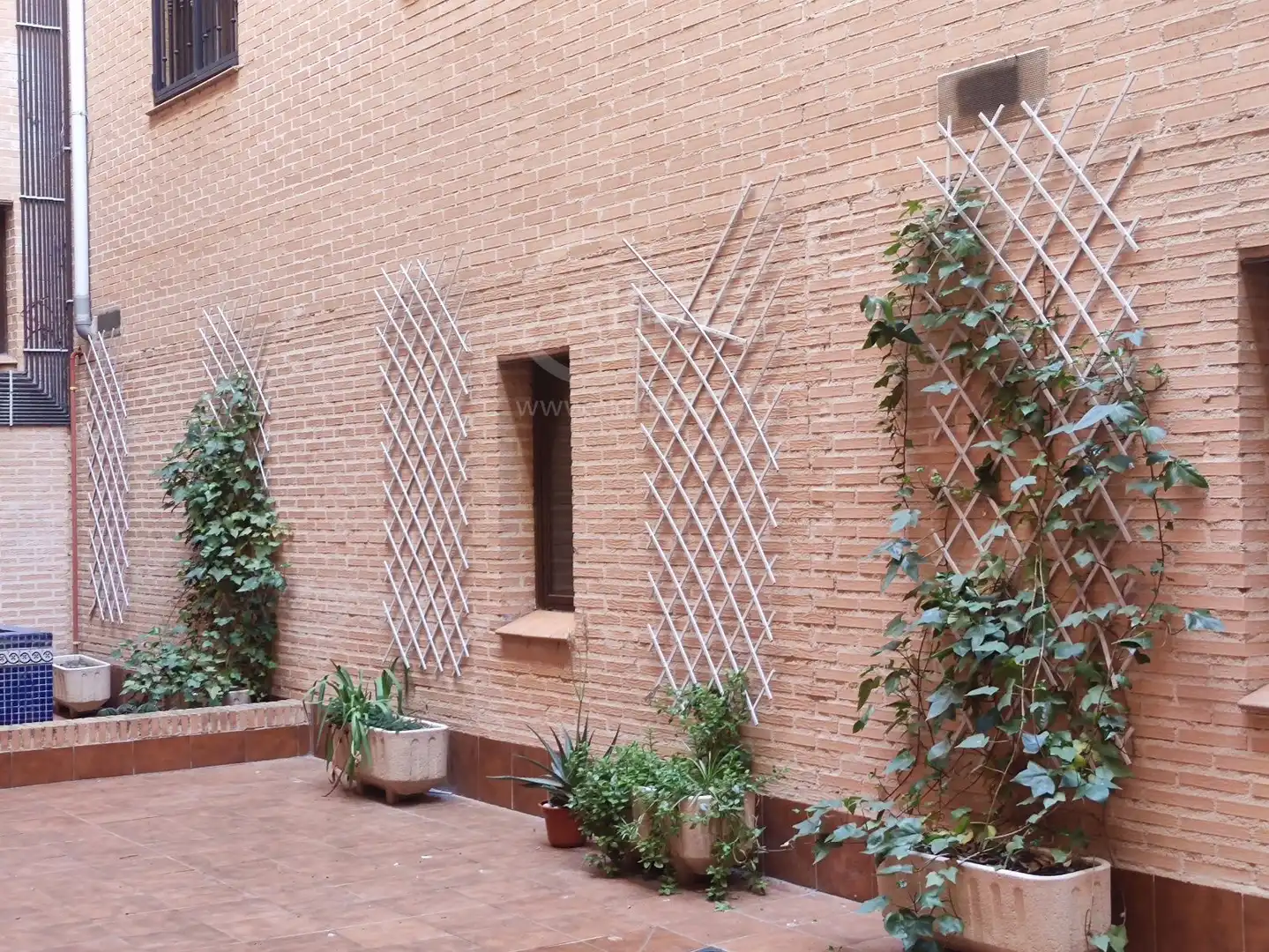 Garden of Flat for rent in Toledo  with Air Conditioner, Heating and Furnished