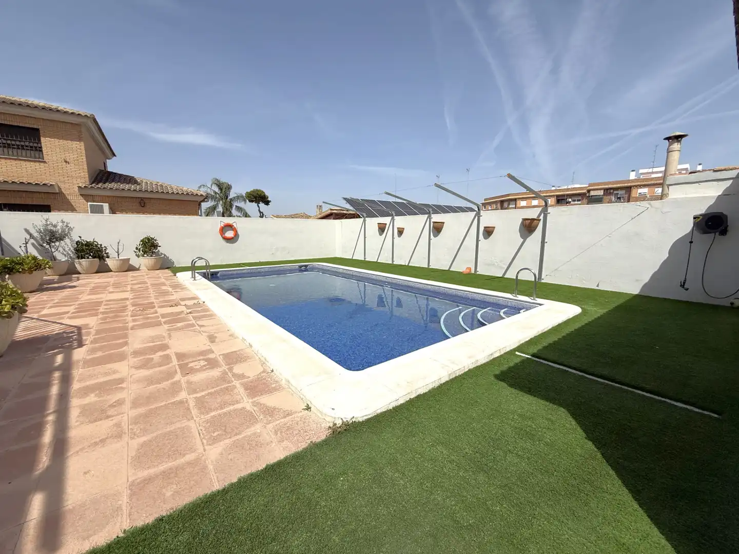 Piscina de Casa adosada en venta en Torrent con Terraza, Trastero y Piscina comunitaria
