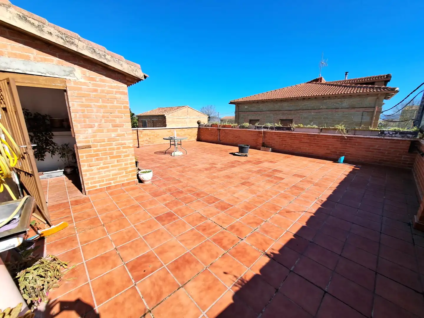 Terrassa de Casa adosada en venda en Baños de Rioja amb Calefacció, Jardí privat i Terrassa