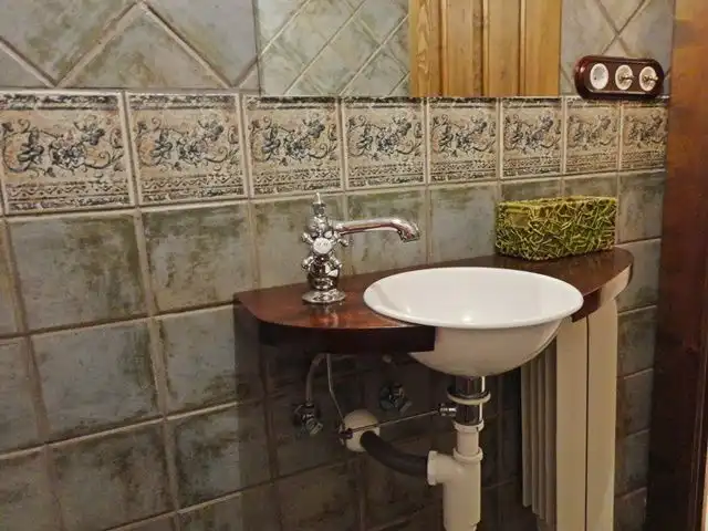 Bany de Casa adosada en venda en Riocavado de la Sierra amb Calefacció, Traster i Moblat
