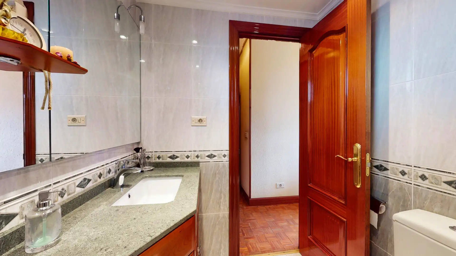 Baño de Piso en venta en Otxarkoaga - Txurdinaga