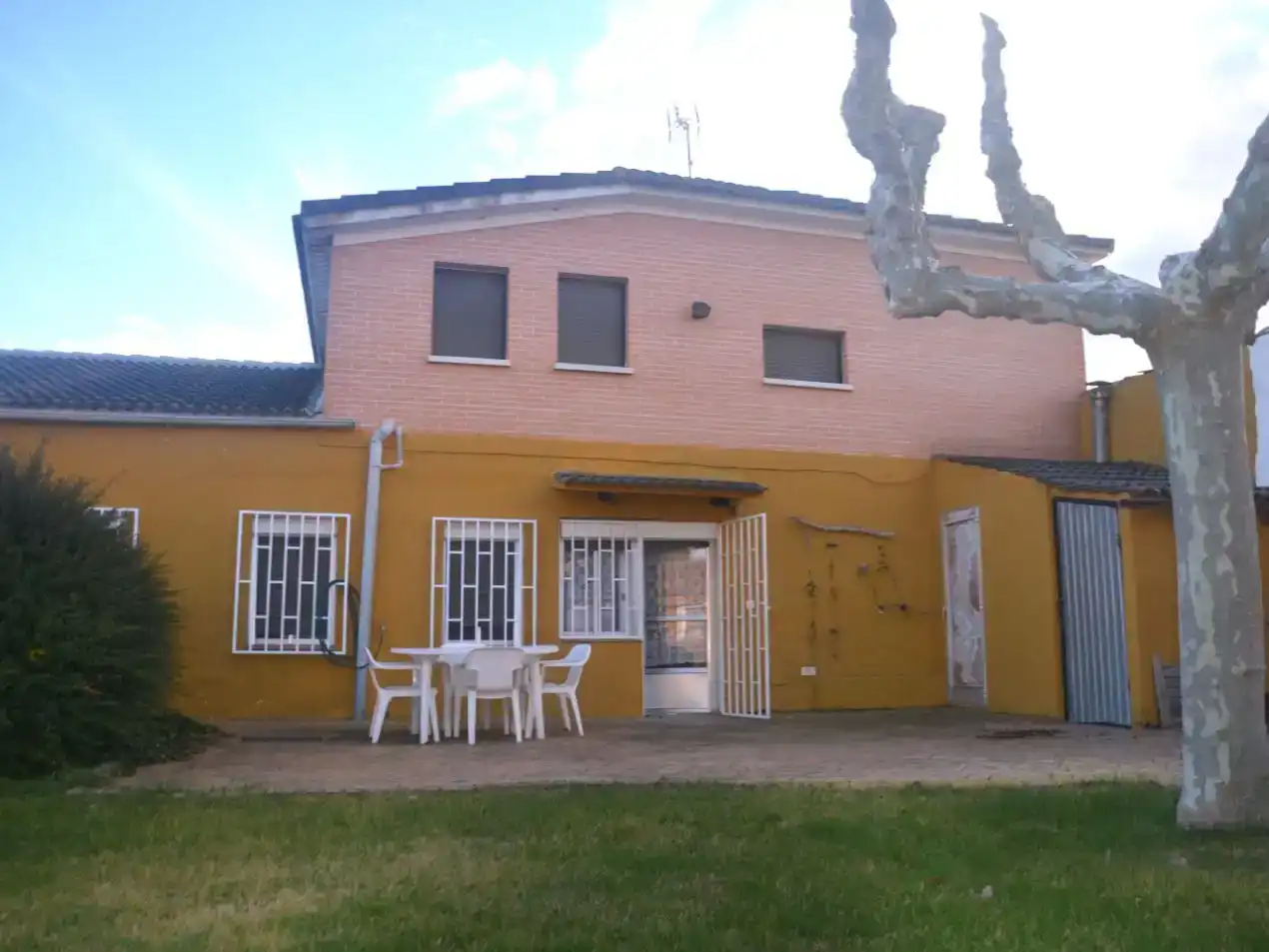 Vista exterior de Pis en venda en Valladolid amb Jardí privat, Traster i Balcó