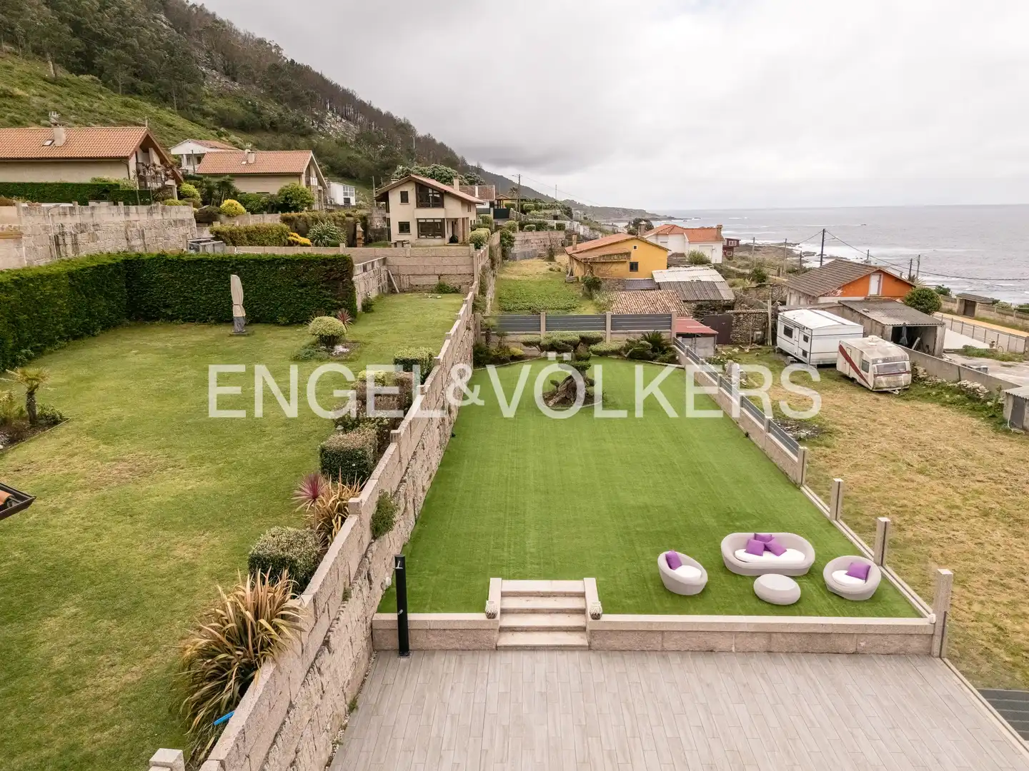 Terrassa de Casa o xalet en venda en Oia amb Calefacció, Jardí privat i Parquet
