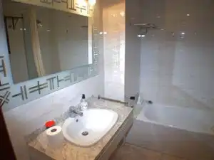 Badezimmer von Wohnung zur Miete in Tarragona mit Klimaanlage, Heizung und Möbliert