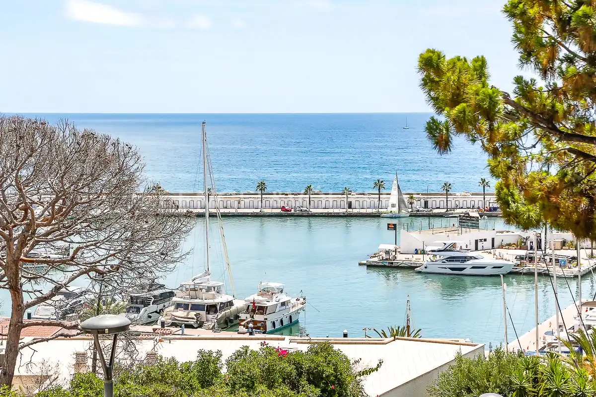 Außenansicht von Wohnung zur Miete in Sitges mit Klimaanlage, Heizung und Schwimmbad