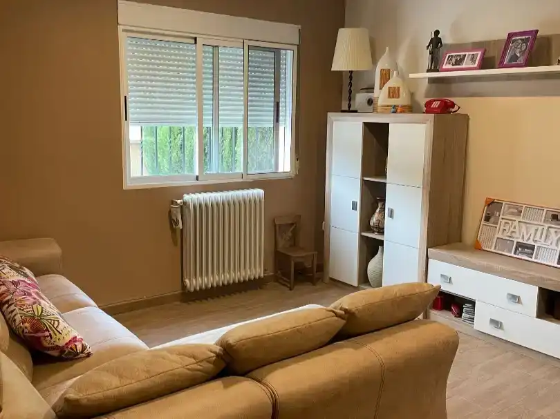 Sala d'estar de Casa o xalet en venda en Villarrobledo amb Balcó
