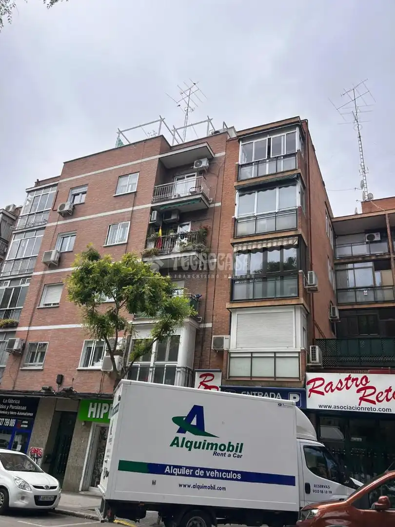 Vista exterior de Piso en venta en Madrid con Calefacción y Terraza