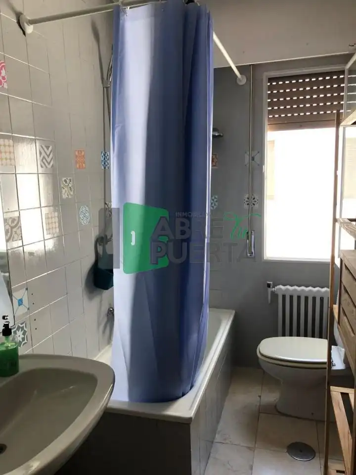 Bathroom of Flat for sale in Ourense Capital   with Heating, Terrace and Storage room