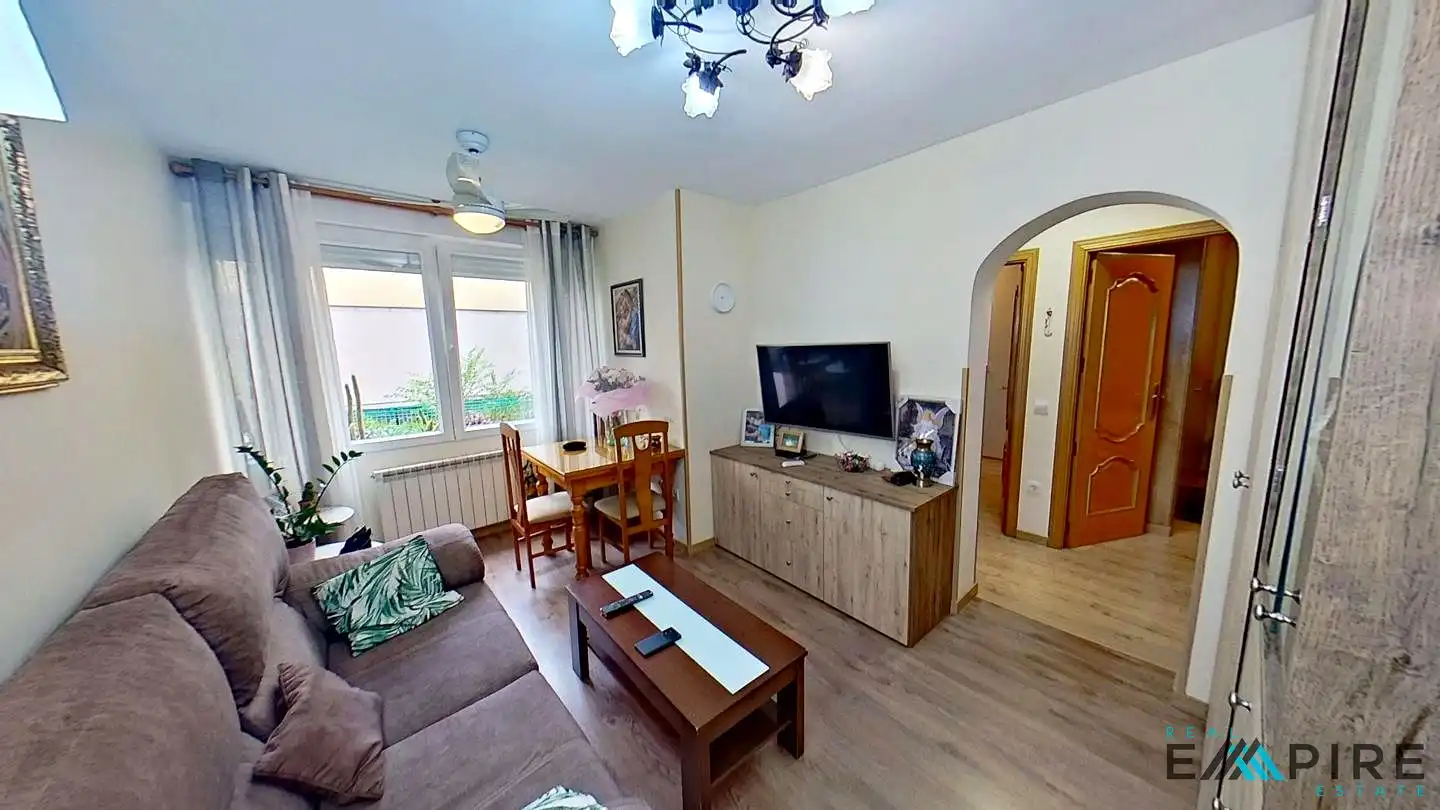Living room of Flat for sale in Carabanchel