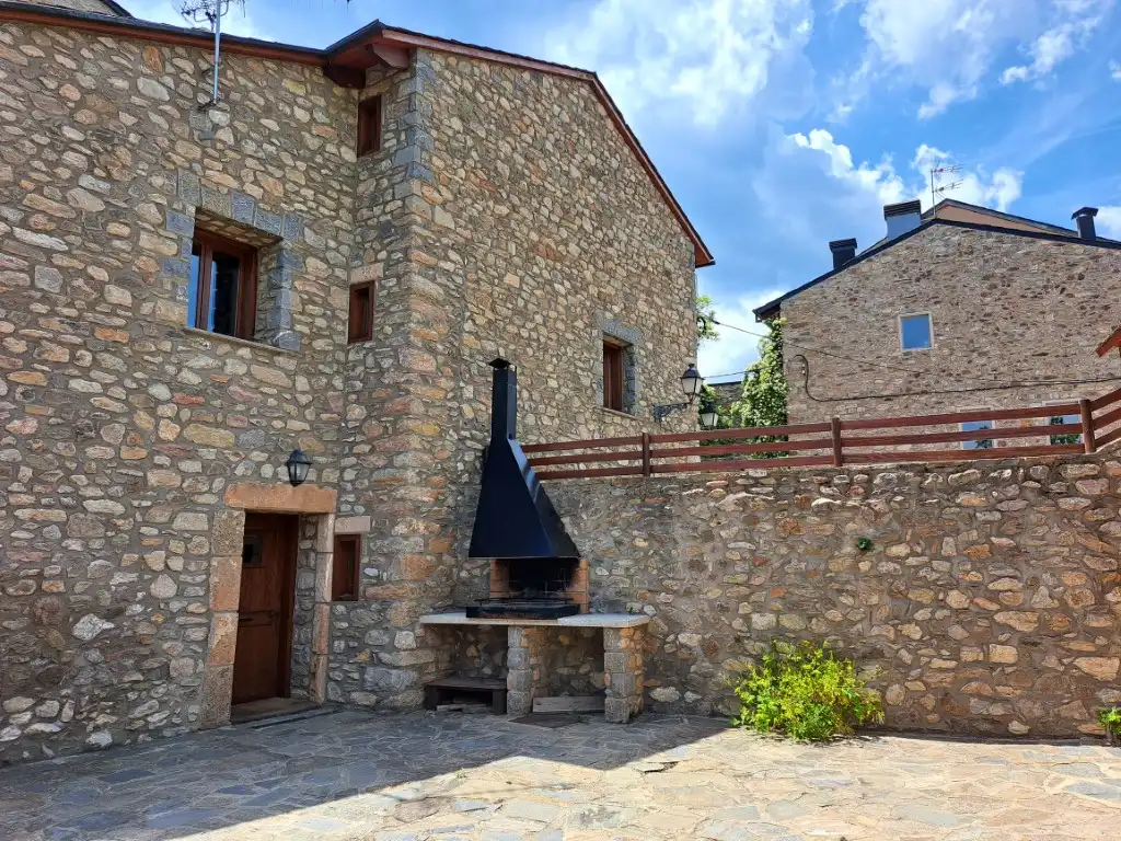 Houses for rent in Carrer Mossèn Cinto Verdaguer, 5, Das