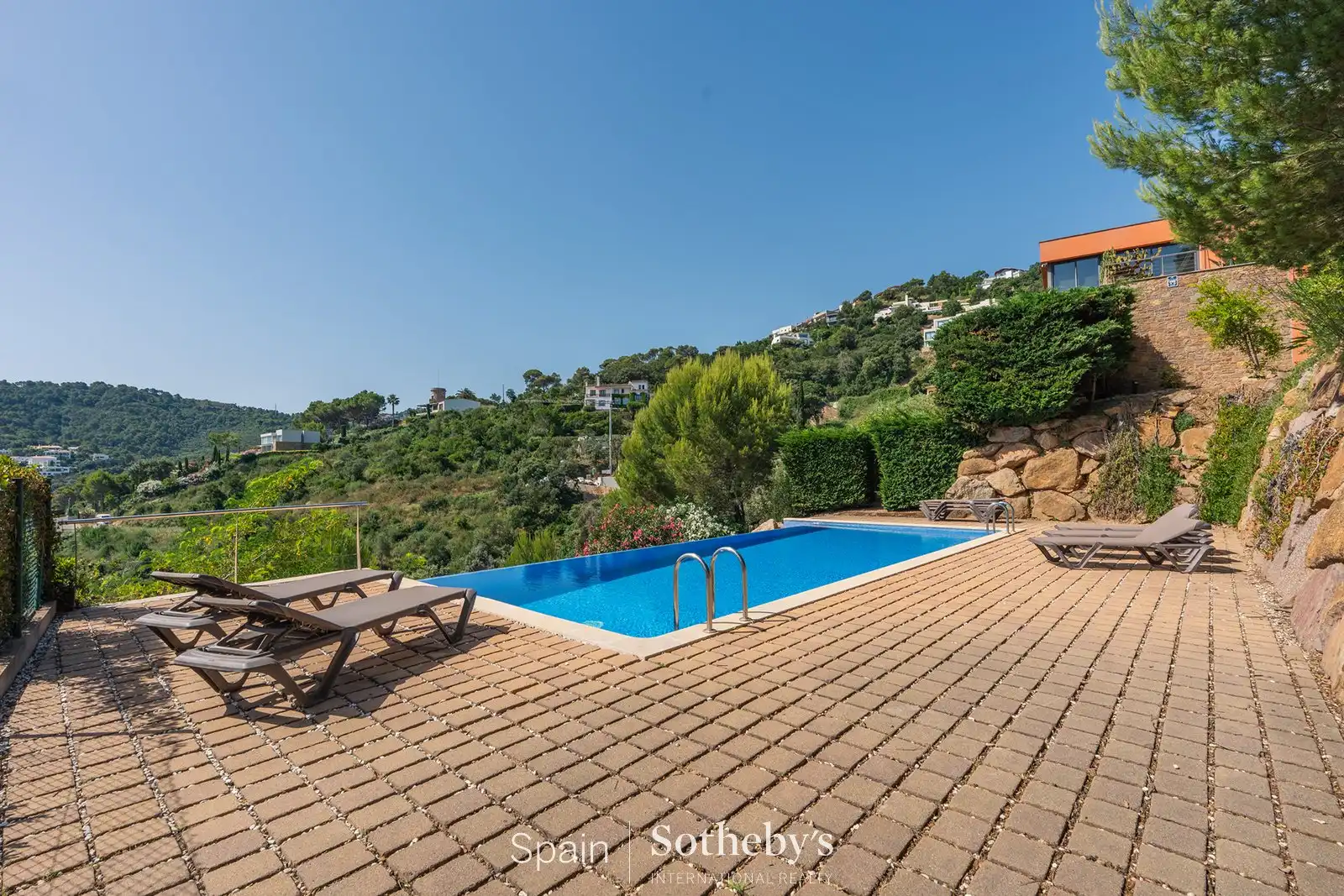 Piscina de Casa adosada en venda en Begur amb Aire condicionat, Jardí privat i Terrassa