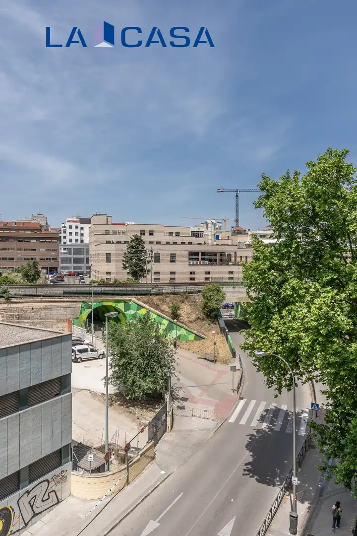 Vista exterior de Pis en venda en Madrid amb Calefacció, Terrassa i Piscina