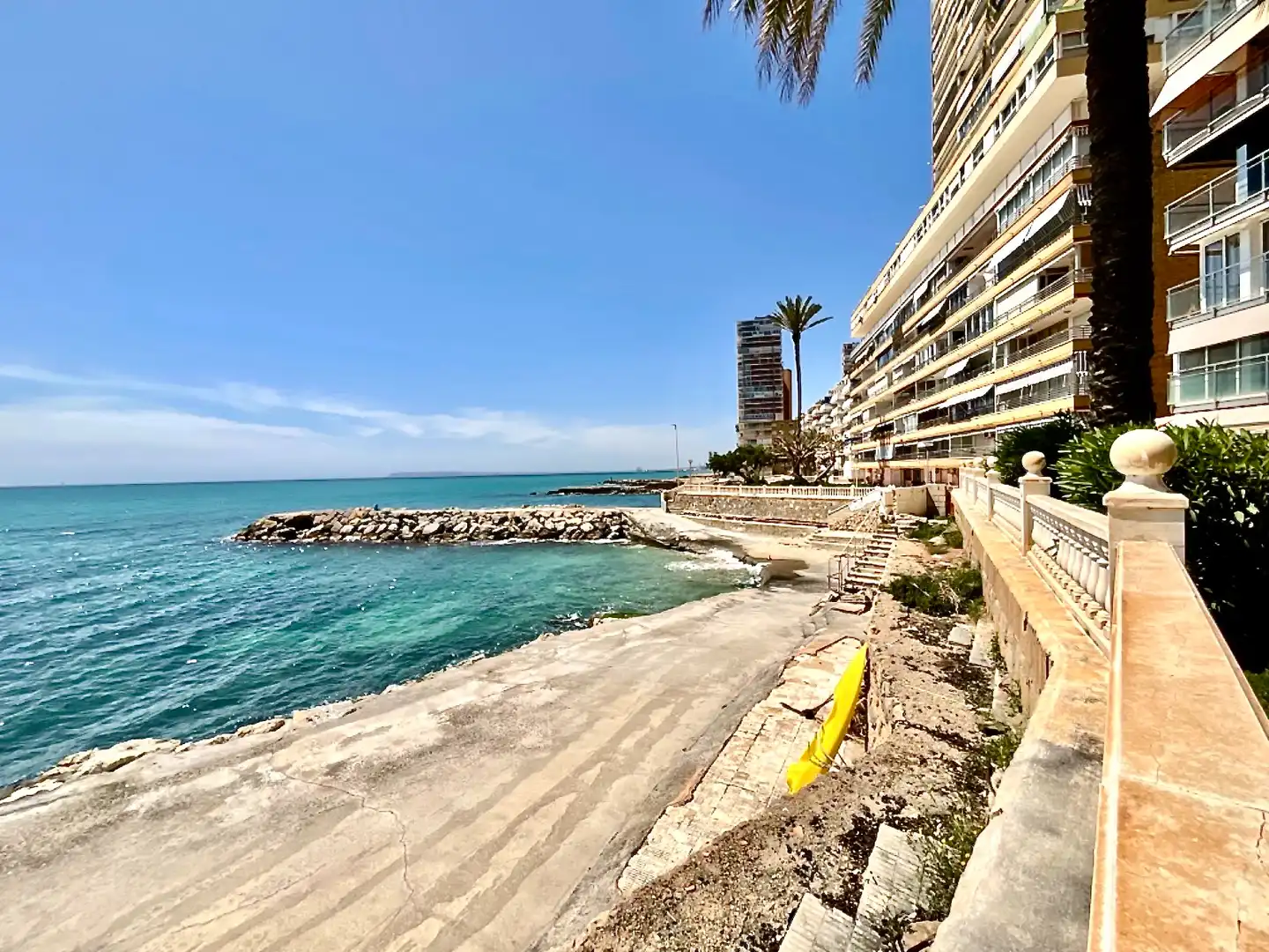 Außenansicht von Wohnung zum Verkauf in Alicante / Alacant mit Klimaanlage und Terrasse