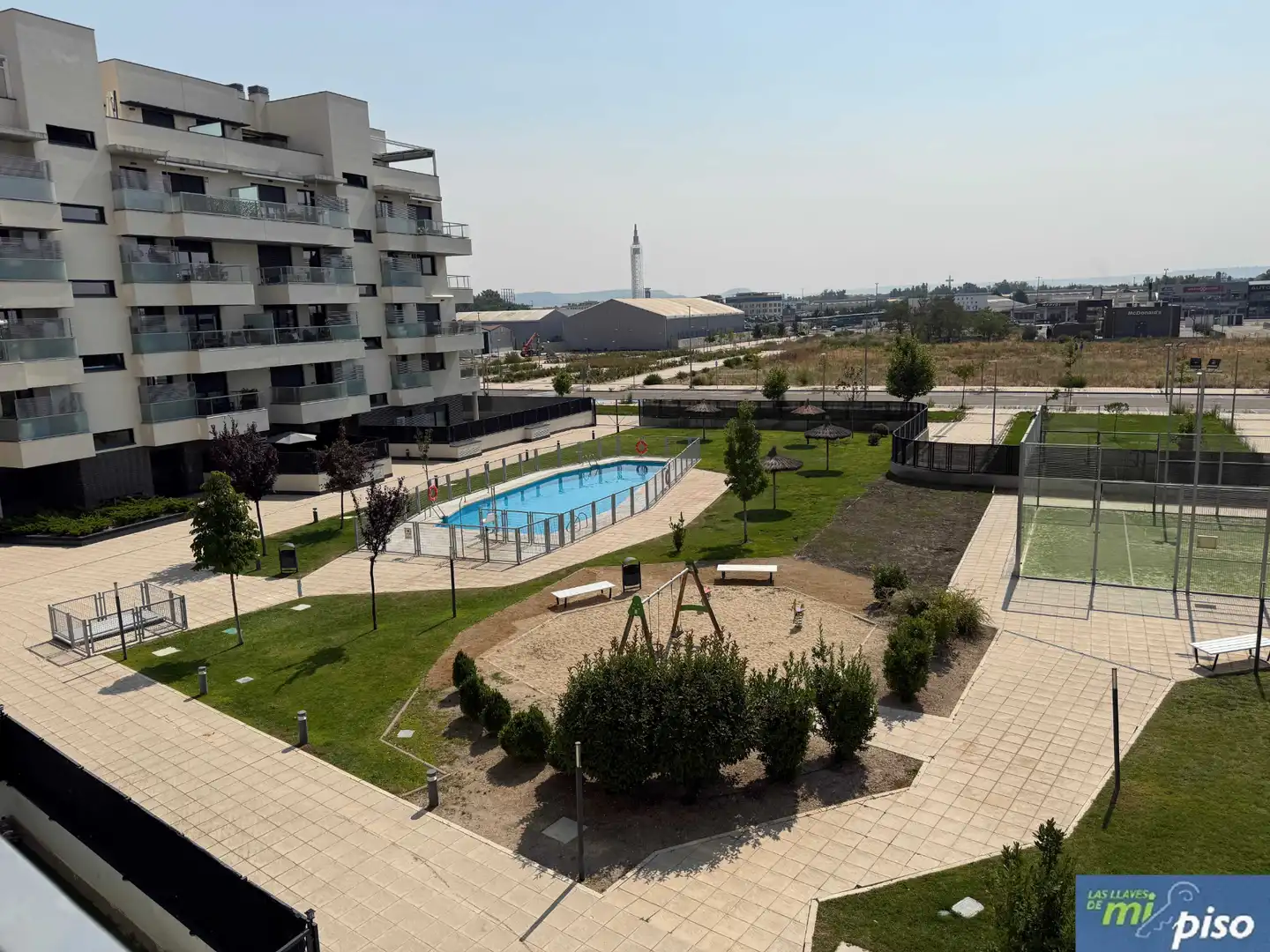 Schwimmbecken von Wohnung zum Verkauf in Valladolid mit Heizung, Privatgarten und Parkett