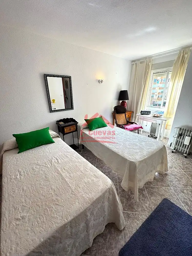 Habitación de Apartamento en venta en Algarrobo con Aire acondicionado, Calefacción y Jardín privado