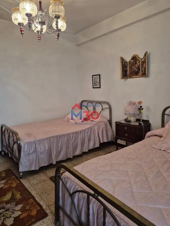 Habitación de Piso en venta en Miranda de Ebro con Calefacción, Terraza y Trastero