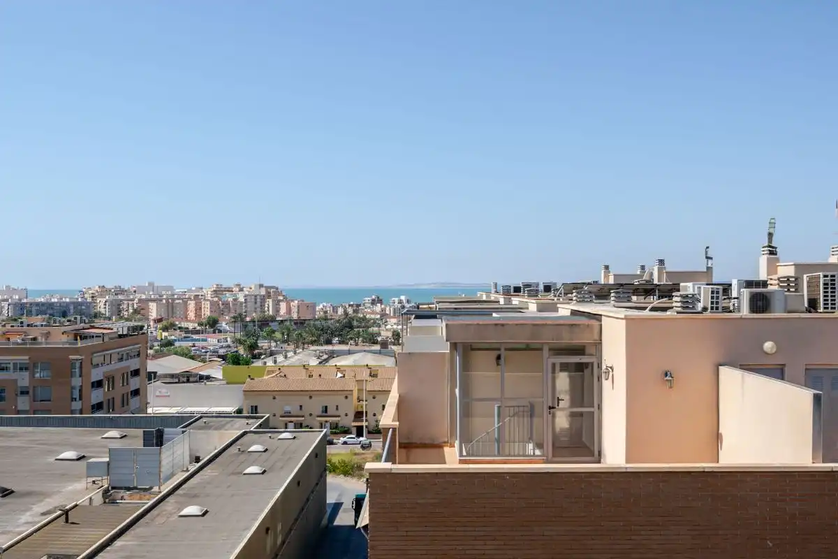 Vista exterior de Dúplex en venda en Santa Pola amb Aire condicionat, Calefacció i Traster