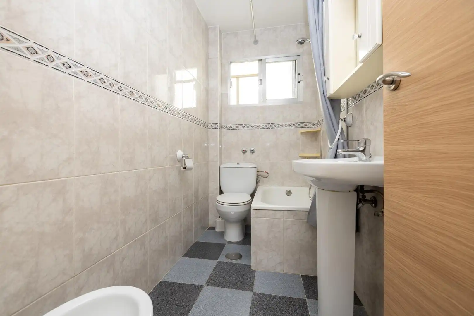 Bathroom of Flat for sale in Ronda