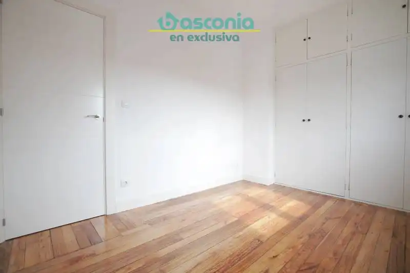 Dormitori de Pis en venda en Centro - Ariz - Uribarri