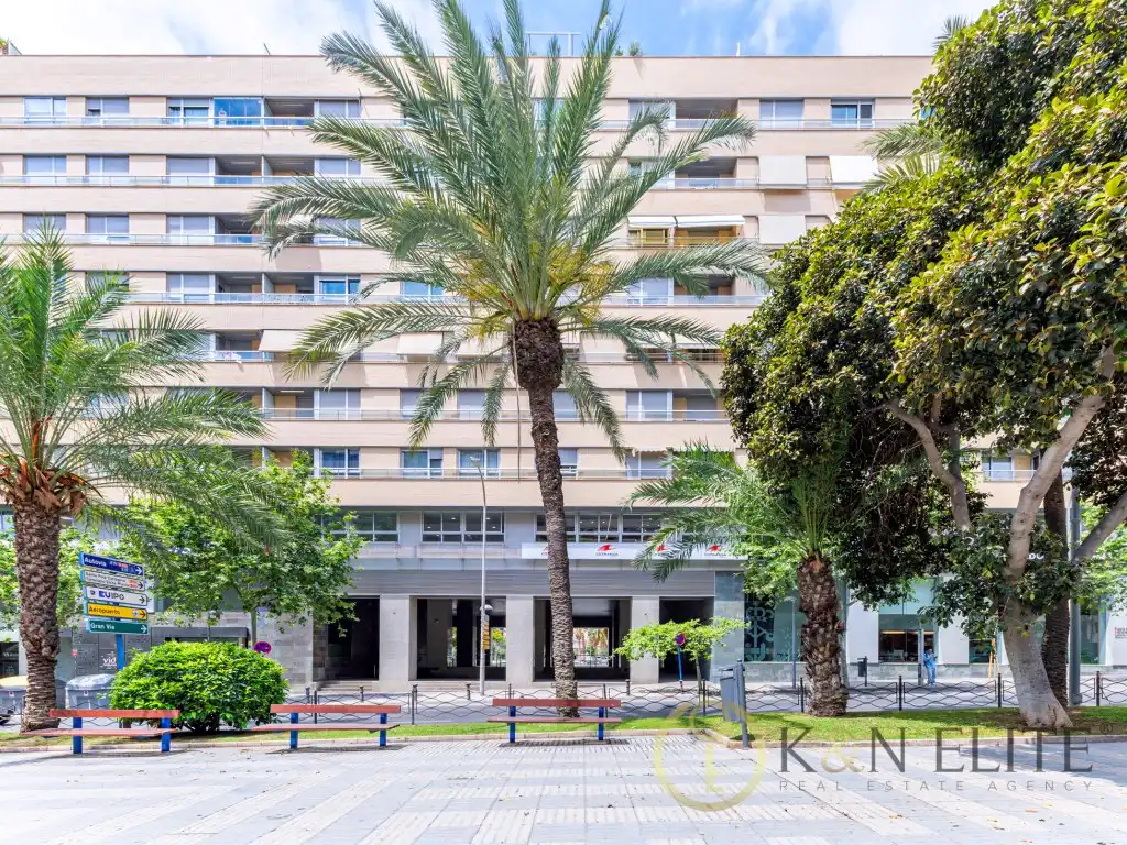 Vista exterior de Ático en venta en Alicante / Alacant con Aire acondicionado y Terraza