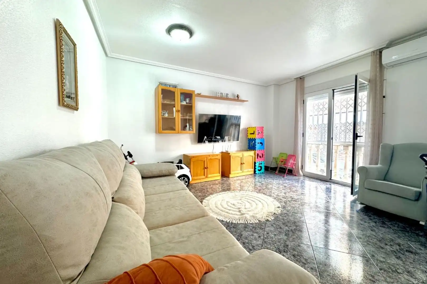 Sala d'estar de Planta baixa en venda en San Pedro del Pinatar amb Aire condicionat, Calefacció i Moblat