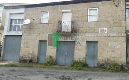 Vista exterior de Casa o xalet en venda en Amoeiro amb Jardí privat