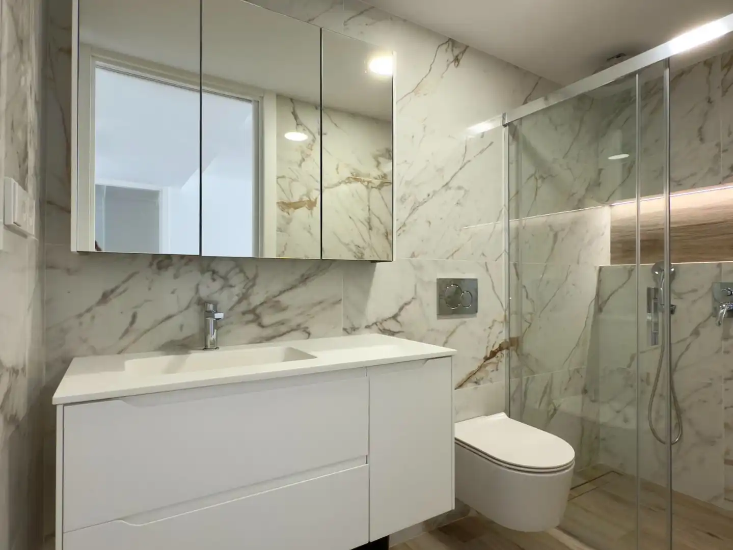 Bathroom of Apartments for sale in La Manga del Mar Menor  with Air Conditioner, Heating and Terrace