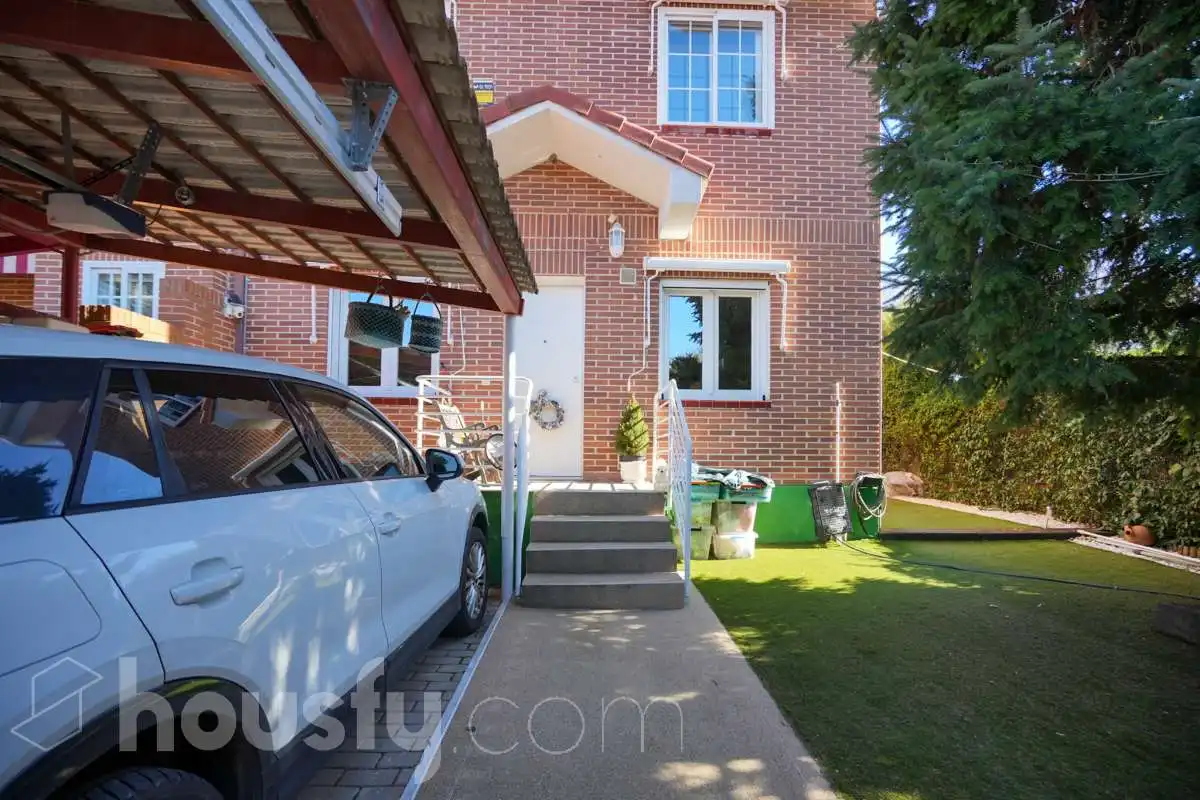 Vista exterior de Casa o chalet en venta en Rivas-Vaciamadrid con Aire acondicionado, Calefacción y Jardín privado