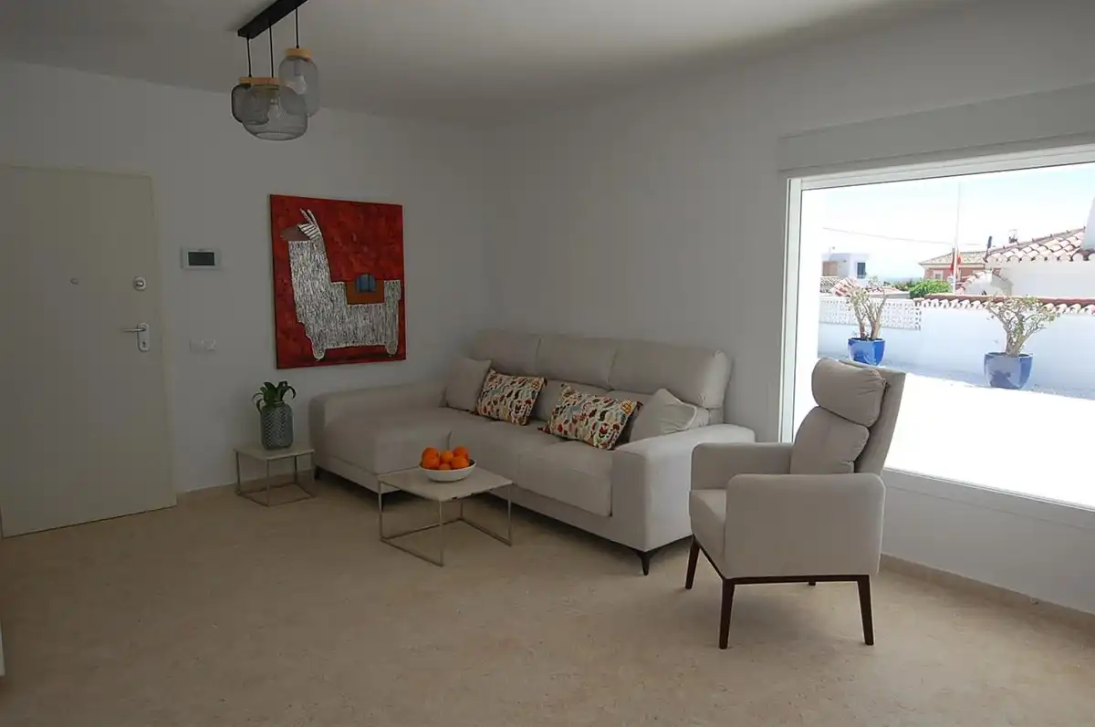 Sala d'estar de Casa o xalet en venda en Mijas amb Aire condicionat, Jardí privat i Piscina