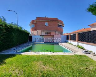 Piscina de Pis en venda en Ávila Capital amb Terrassa