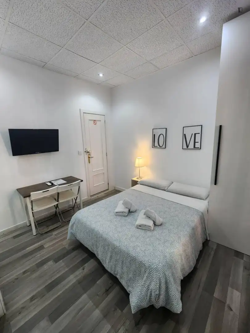 Habitación de Estudio de alquiler en Madrid con Aire acondicionado, Calefacción y Amueblado