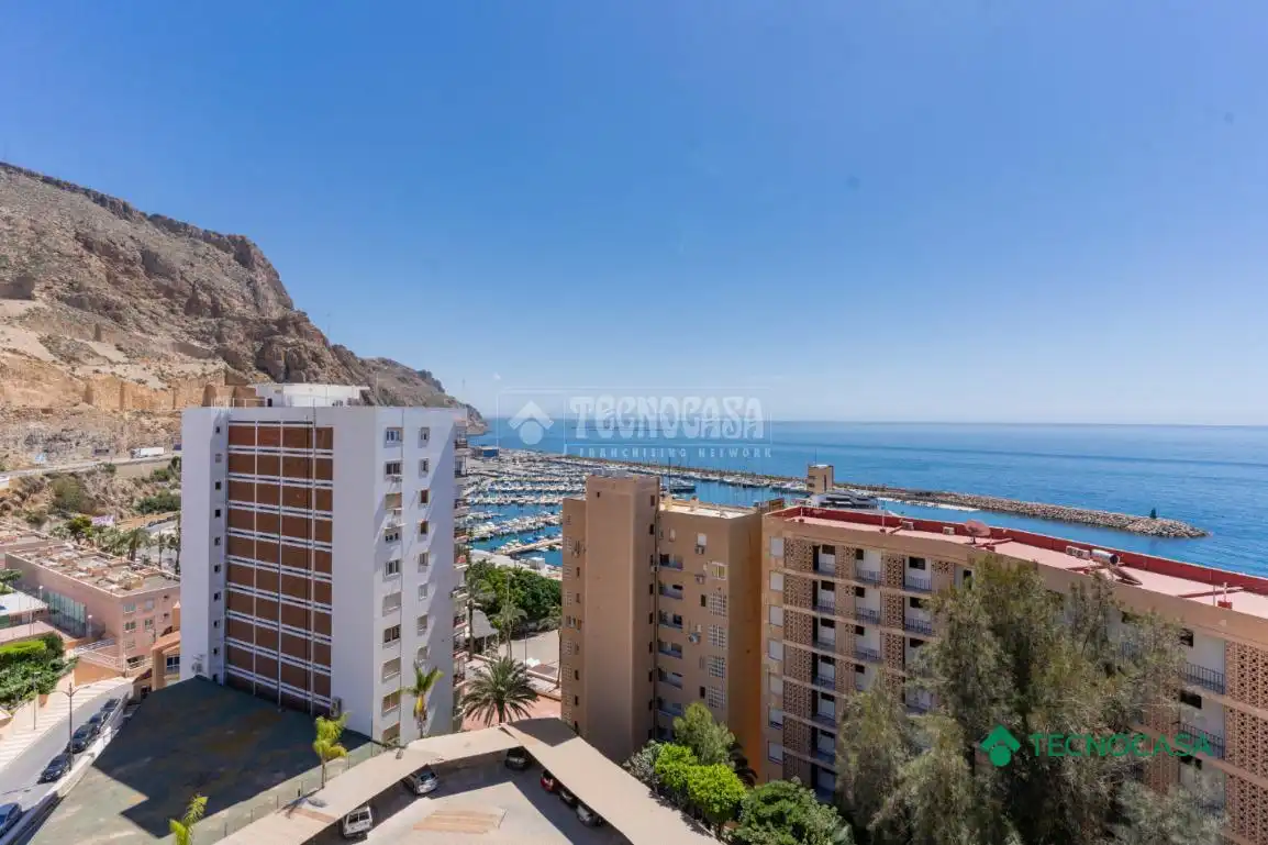 Vista exterior de Piso en venta en Roquetas de Mar con Aire acondicionado
