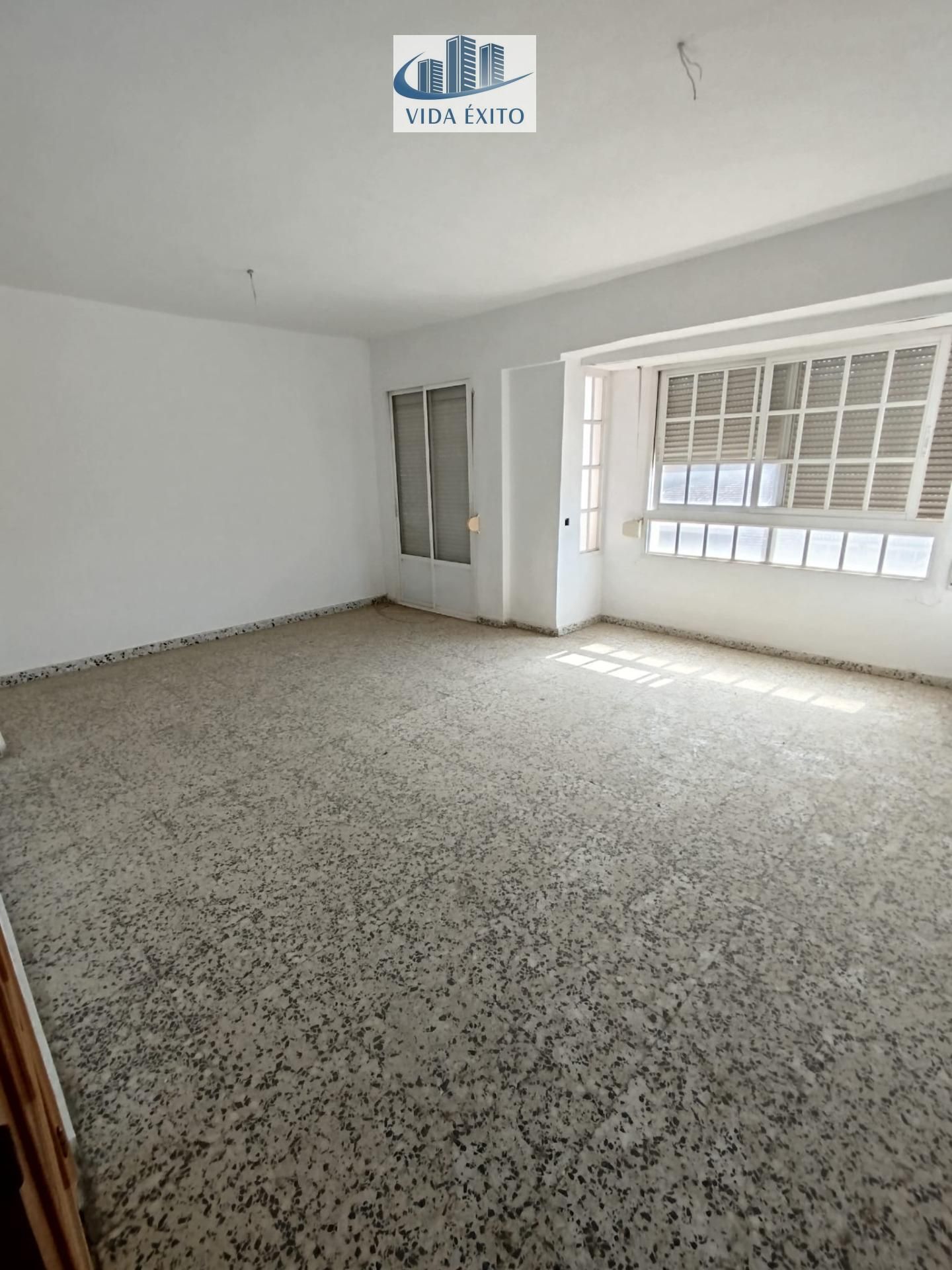 Flat for sale in Linares