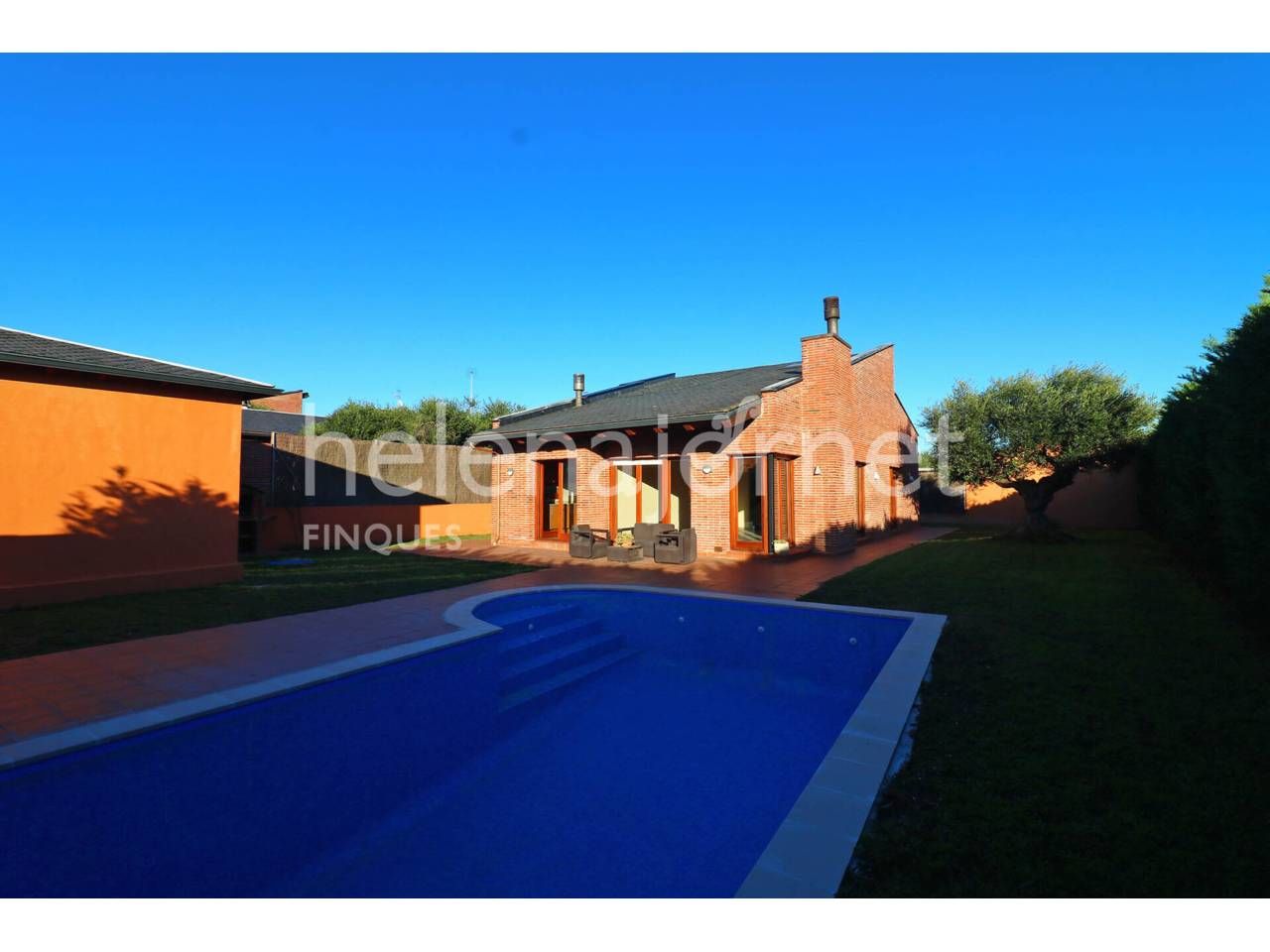 Vista exterior de Casa o xalet en venda en Vidreres amb Aire condicionat, Calefacció i Jardí privat