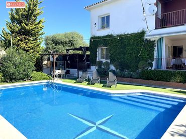 Xalet amb balcó en venda a Cunit Residencial