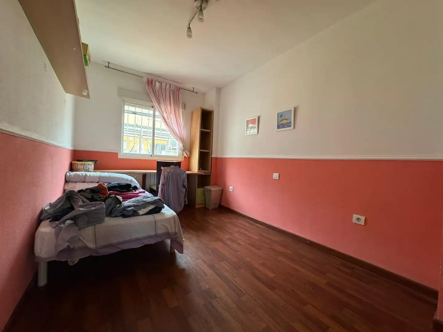 Dormitori de Casa adosada en venda en Badajoz amb Aire condicionat, Terrassa i Traster