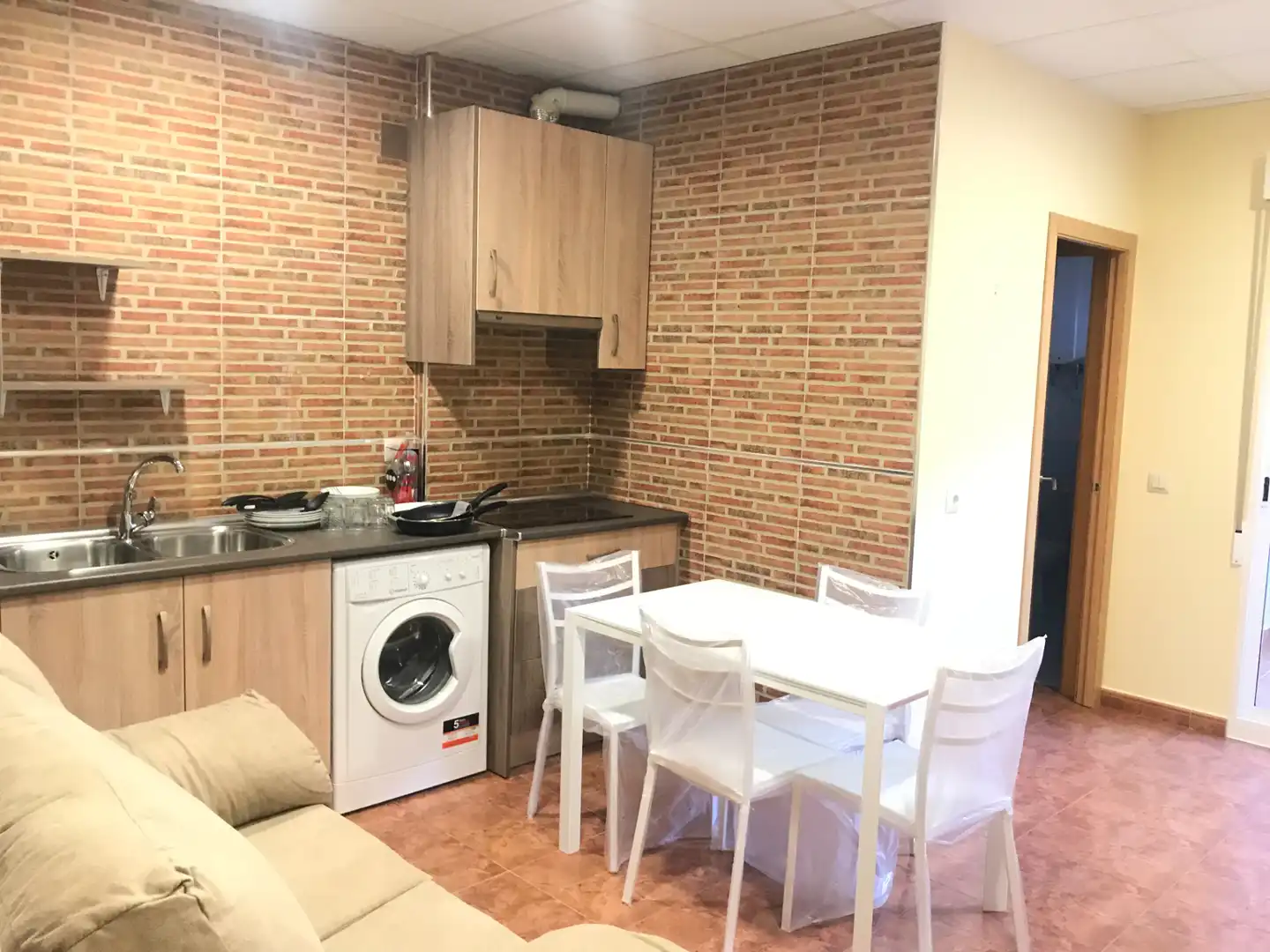 Cuina de Apartament de lloguer en Ciudad Real amb Moblat