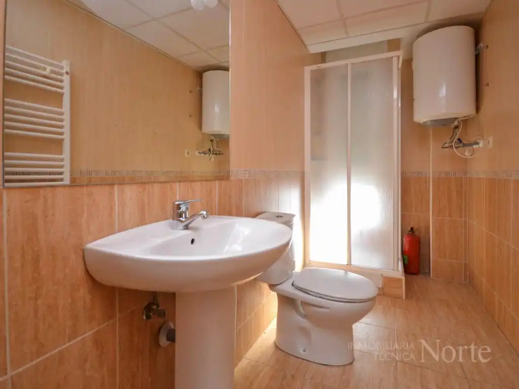 Bathroom of Flat for sale in Algete Centro