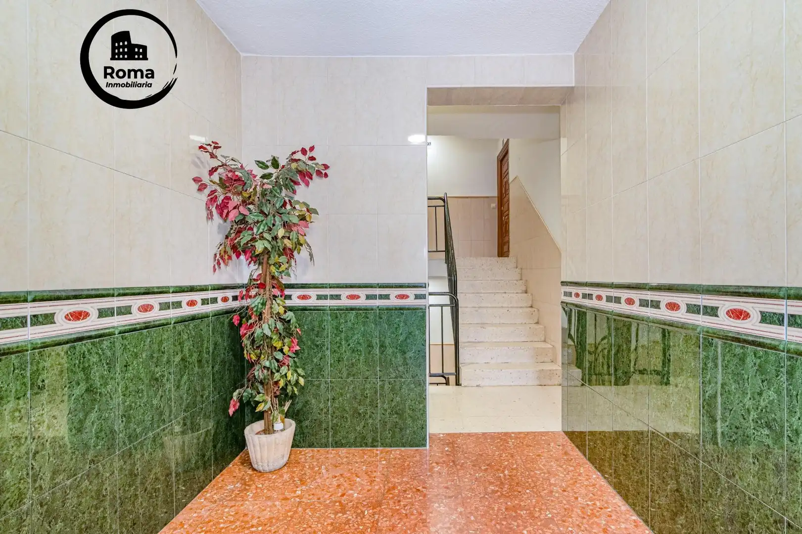 Flat for sale in Granada  with Air Conditioner, Terrace and Storage room