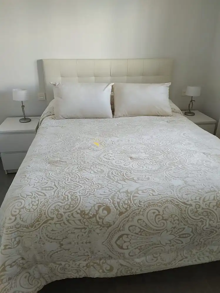 Dormitori de Apartament de lloguer en Torrox amb Terrassa, Piscina i Forn