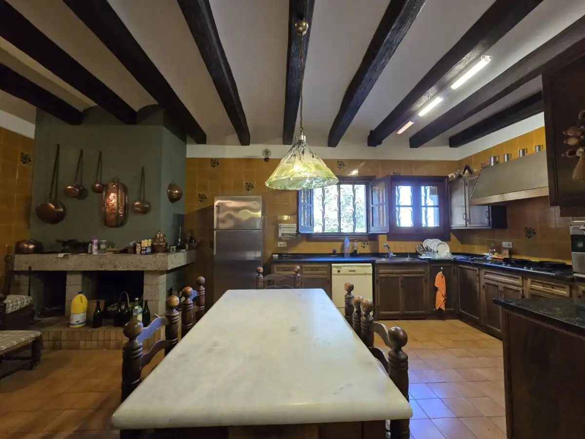 Cuina de Finca rústica en venda en La Roca del Vallès amb Terrassa i Balcó