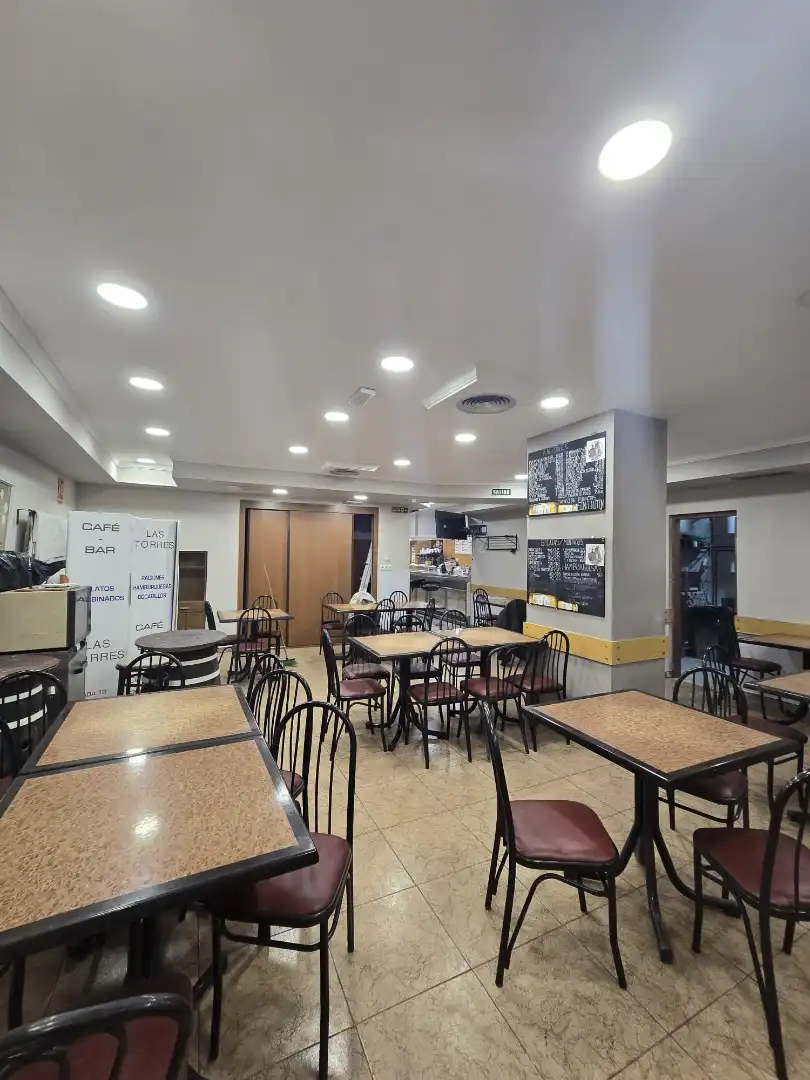 Local en venta en San Sebastián de los Reyes con Aire acondicionado, Calefacción y Amueblado