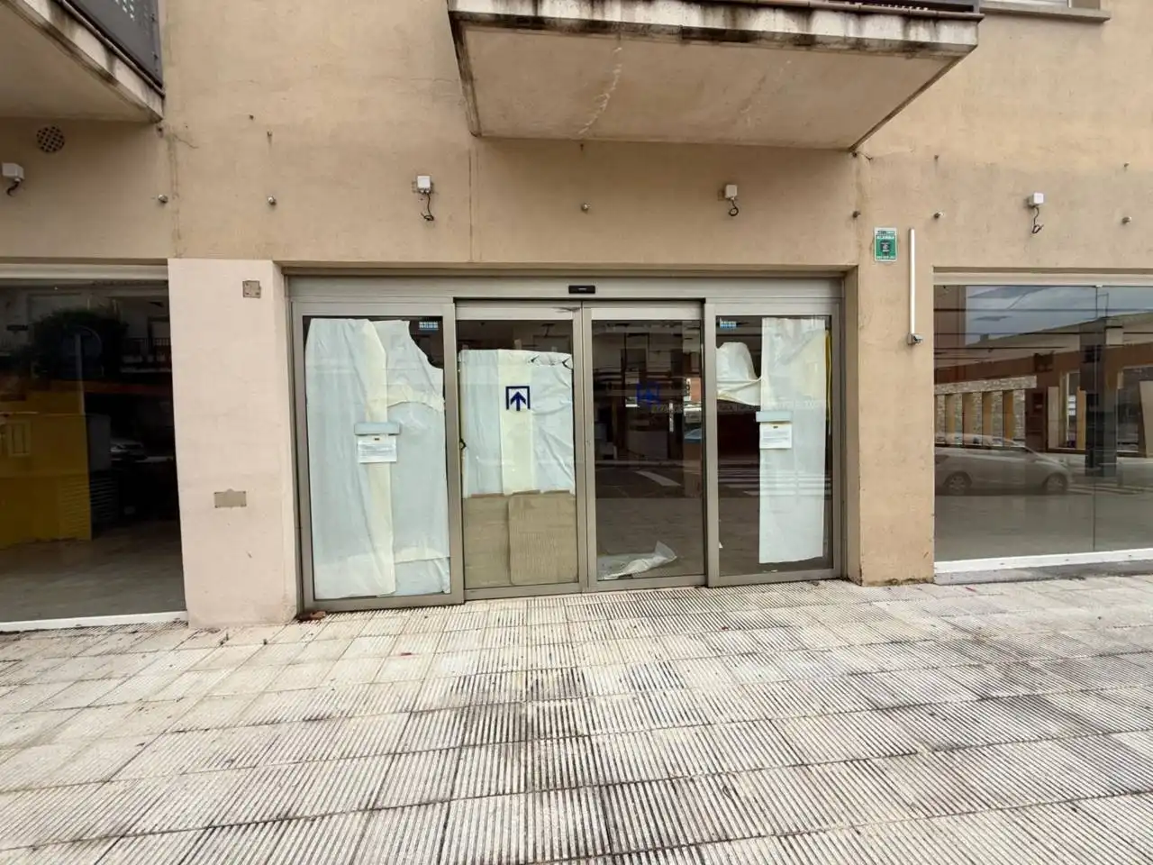 Local comercial en venta en Calle Cadaqués, imagen 2