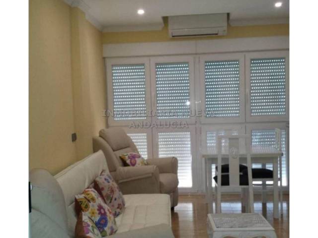 Piso en Alquiler en Costacabana - Loma Cabrera