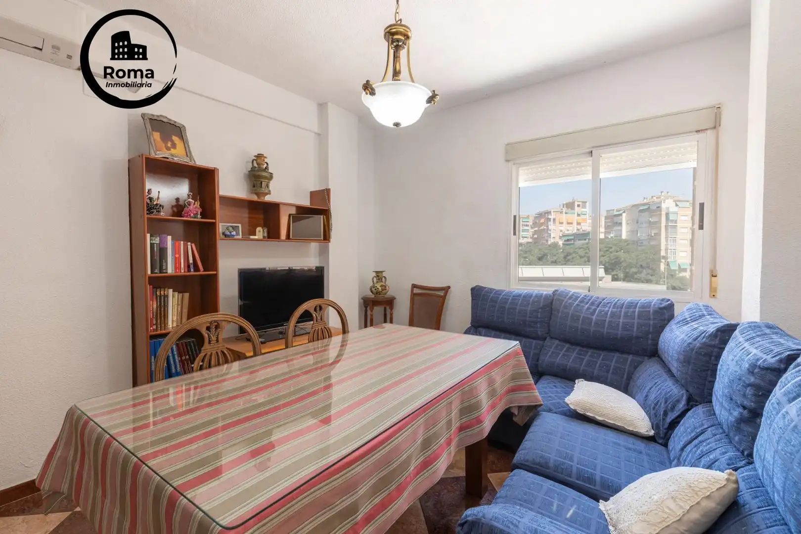 Comedor de Piso en venta en Granada con Terraza, Amueblado y Balcón