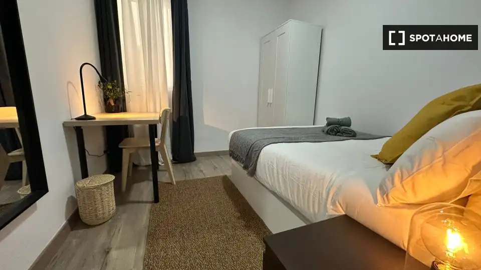 Habitació a Embajadores - Lavapiés