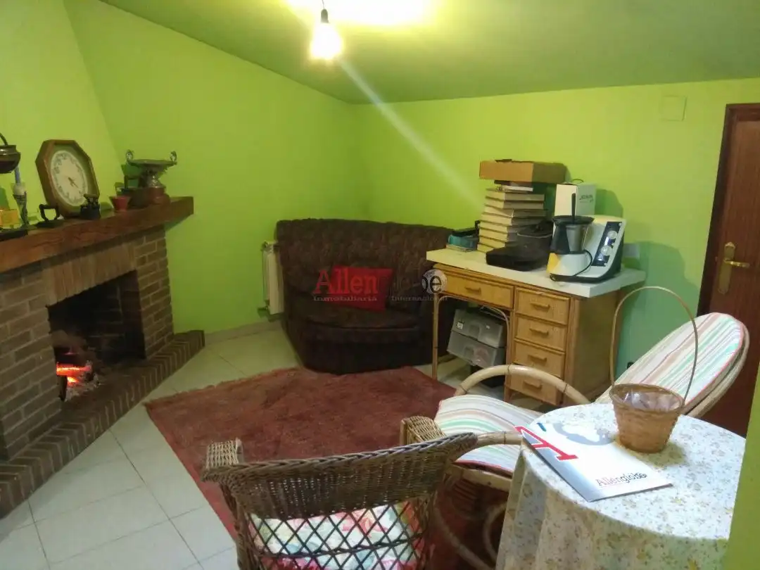 Casa o chalet en venta en Nava con Calefacción, Terraza y Balcón